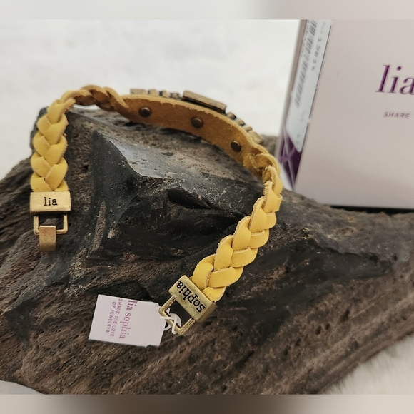 NWT Sophia "Confidant" Lemon colour faux leather with cut crystal bracelet - Picture 4 of 4